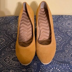 In excellent condition.